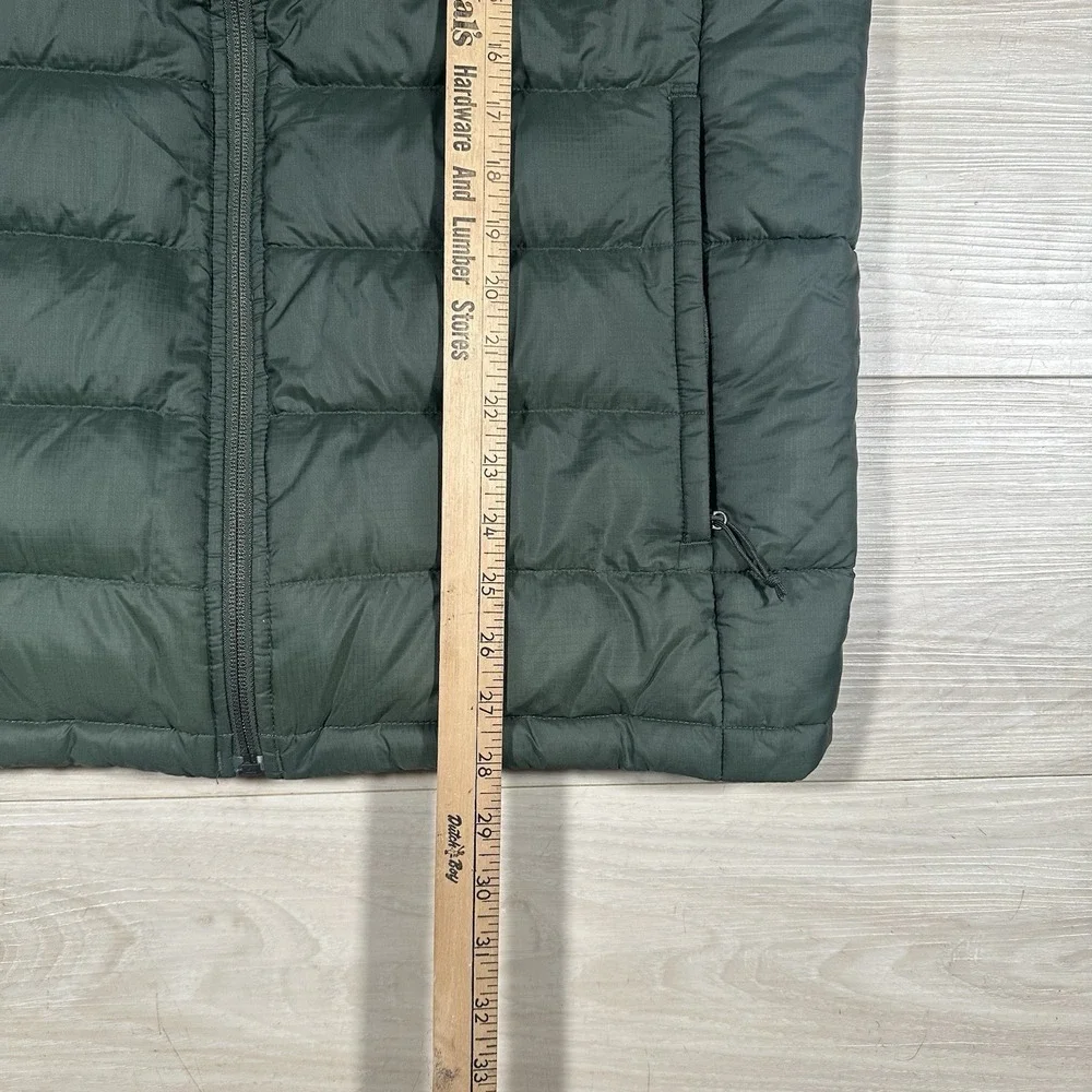 The North Face 550 Mens Down Puffer Vest Size Large Green Outdoors Insulated EUC